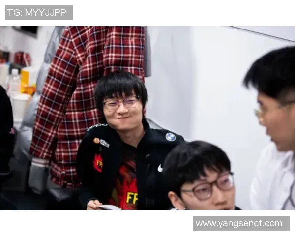 FPX战术引发热议CSGO社区对其策略的深度剖析与讨论