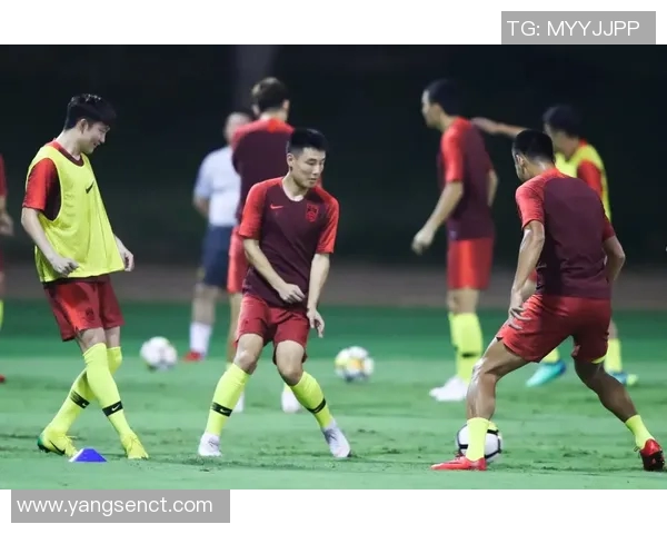中国足球明星赛前热身活动精彩纷呈球员们展现出最佳状态备战比赛